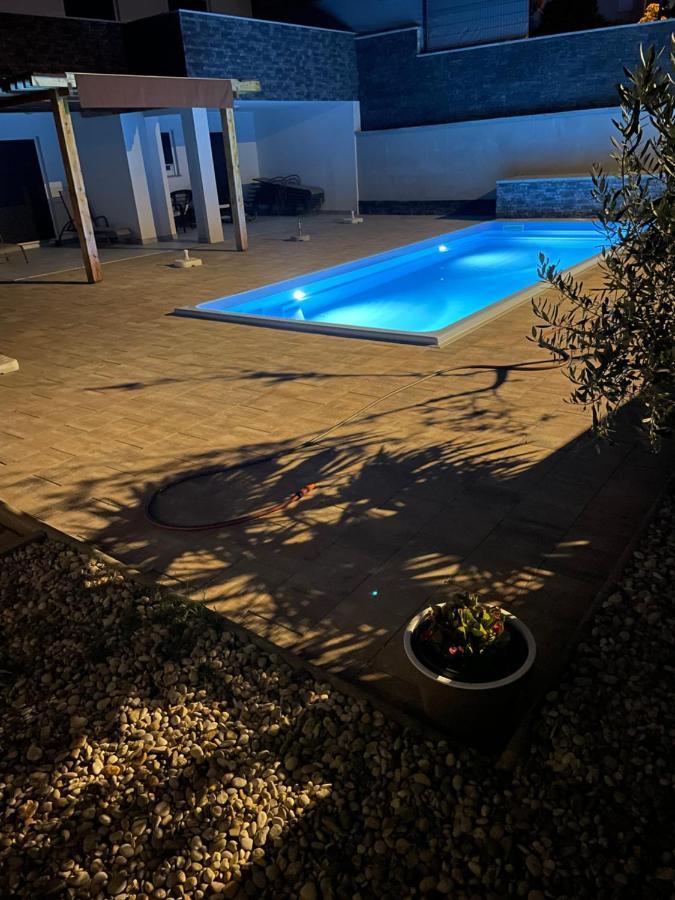 Villa Mira ***** Pinezići Exterior foto
